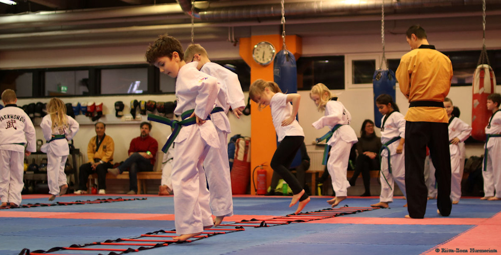 Lasten taekwondo